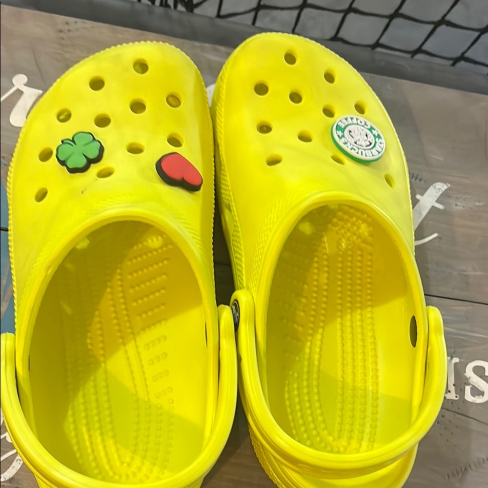 CROCS Women’s size 7